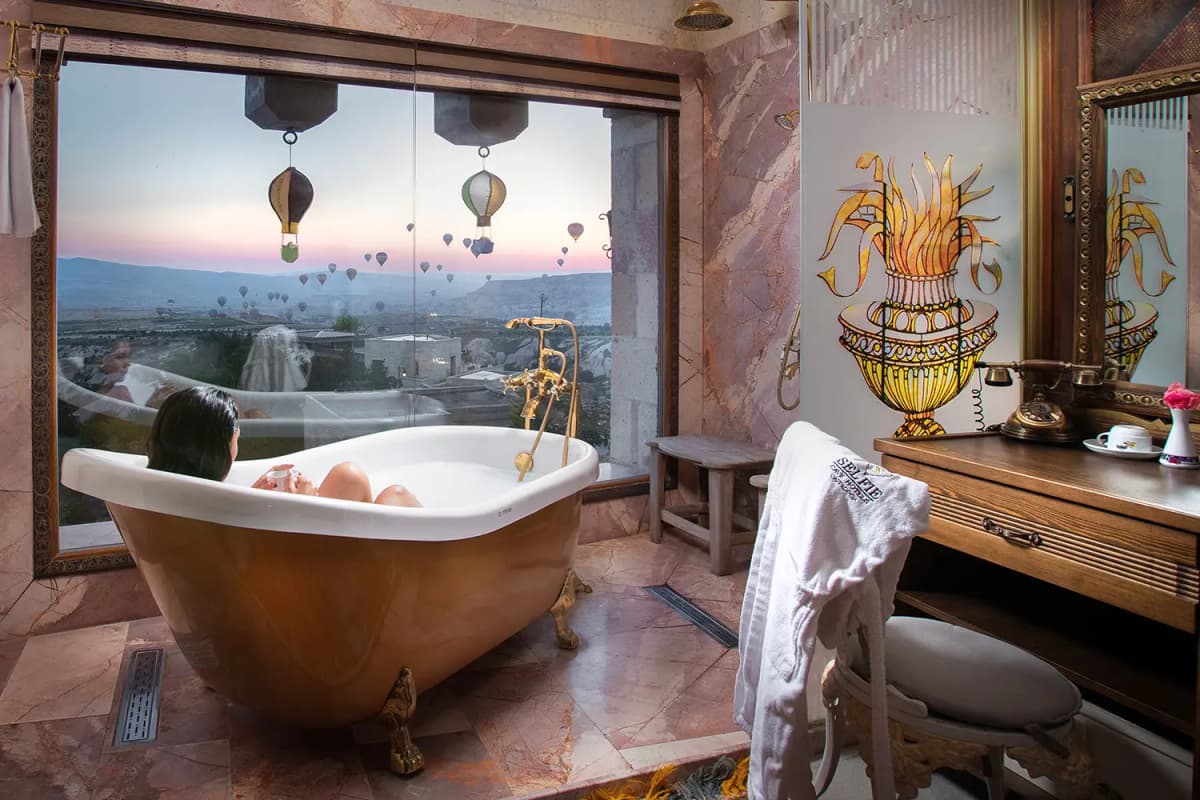 Selfie Cave Hotels Public Places