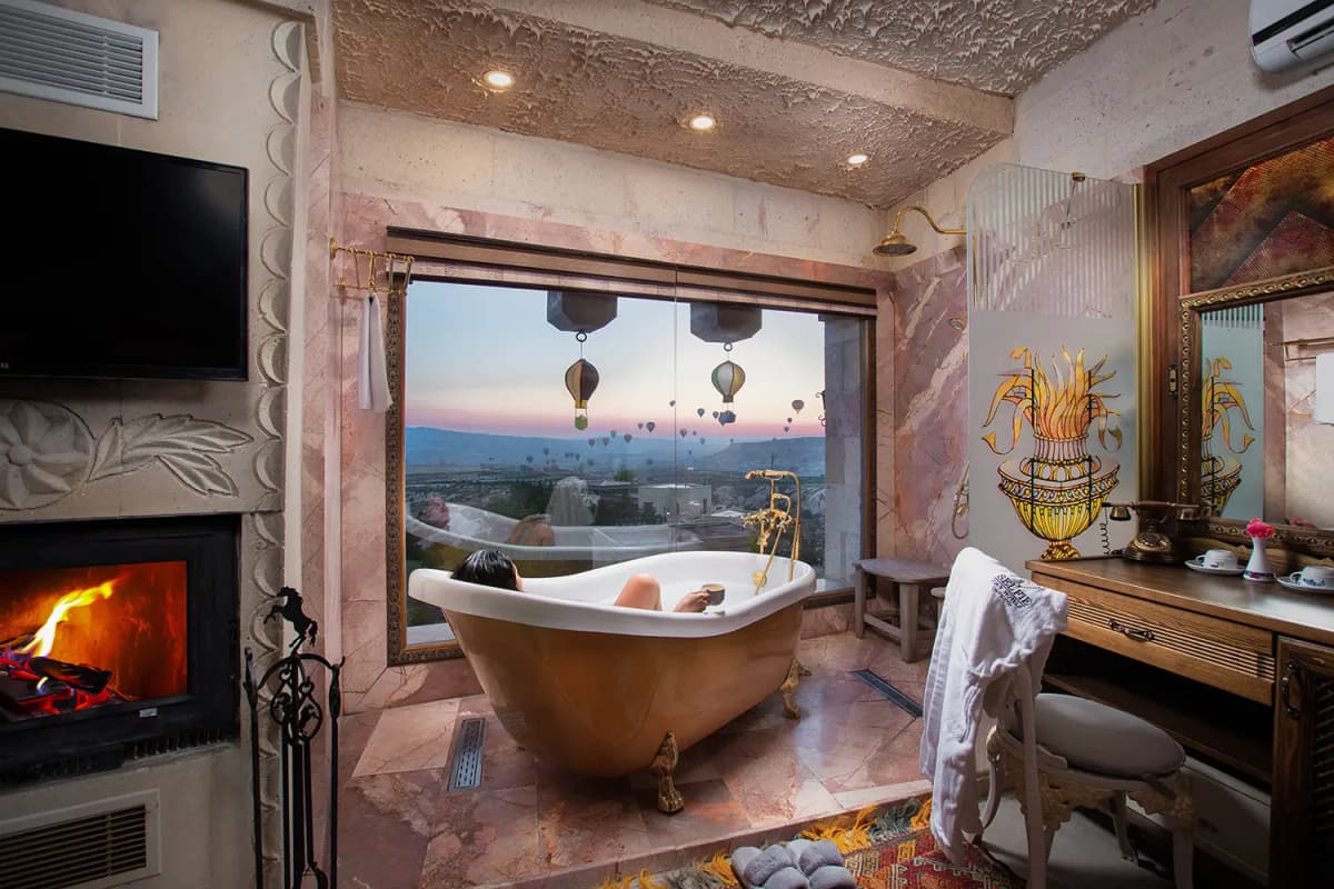 Selfie Cave Hotels Public Places