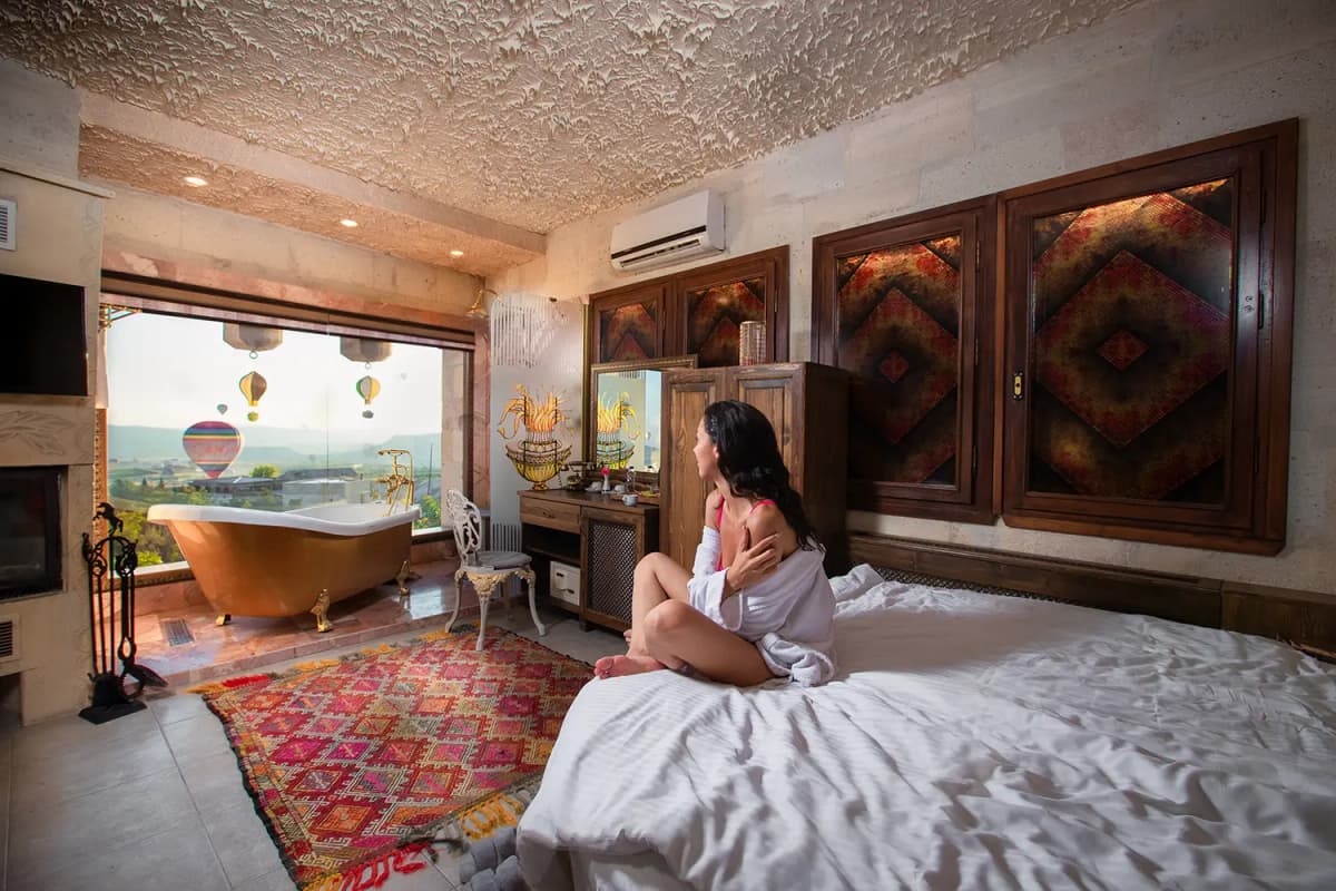 Selfie Cave Hotels Public Places