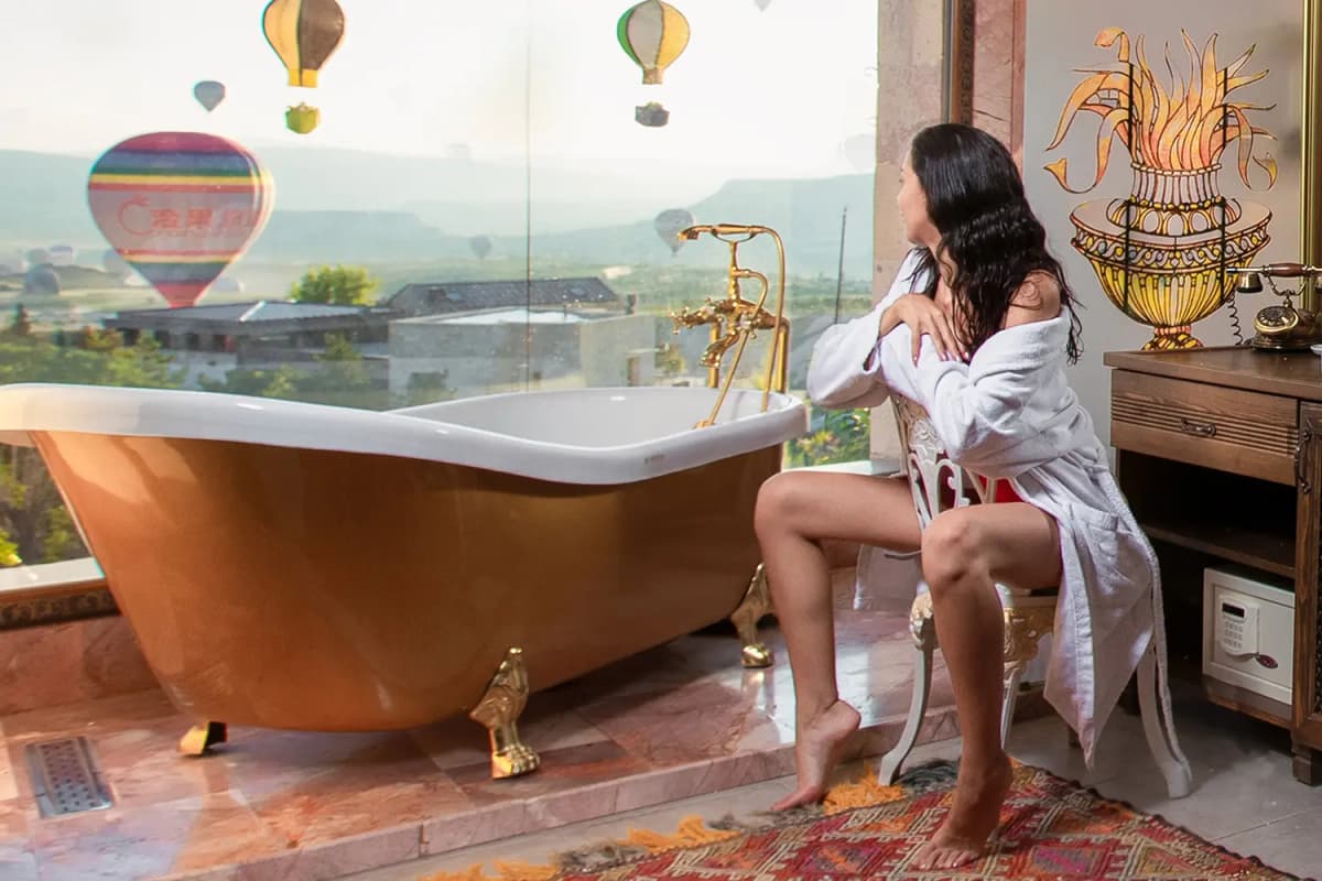 Selfie Cave Hotels Public Places