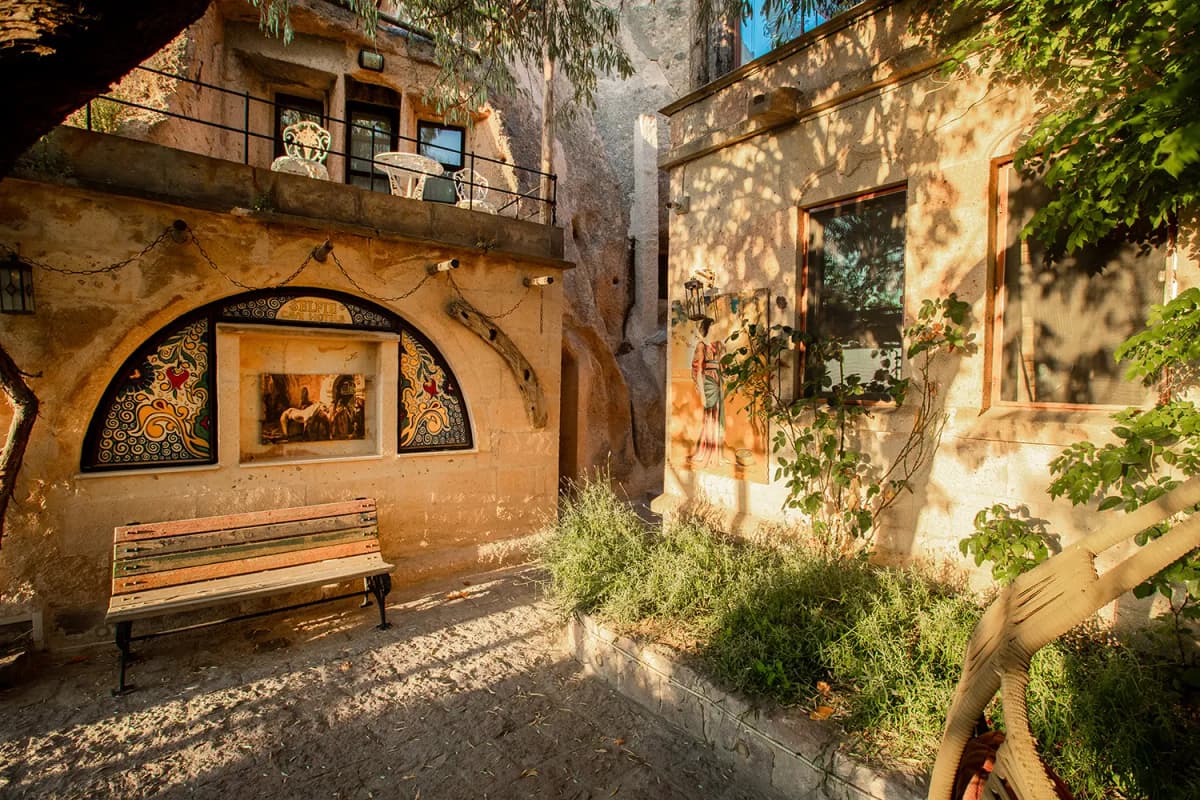 Selfie Cave Hotels Public Places