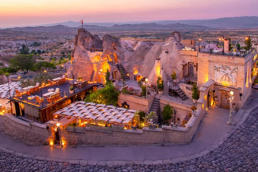 Selfie Cave Hotels gallery 7-3