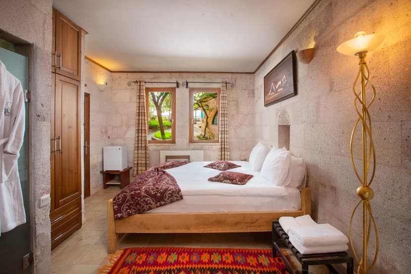 Selfie Cave Hotels Rooms