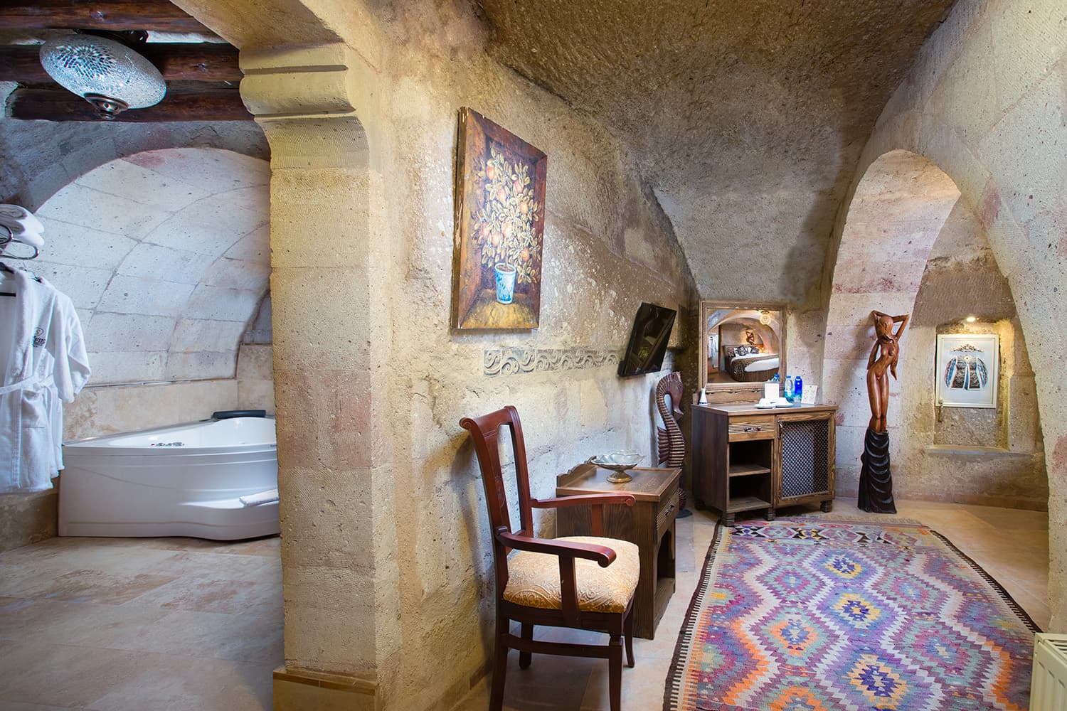 Deluxe Caves Room